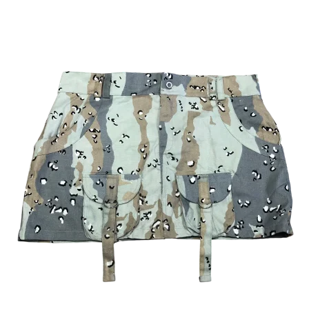 Skirt Mini & Short By Pretty Little Thing In Camouflage Print, Size: 10